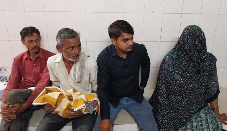 मृत शिशु के जन्म पर परिजनों ने सीएचसी में किया हंगामा