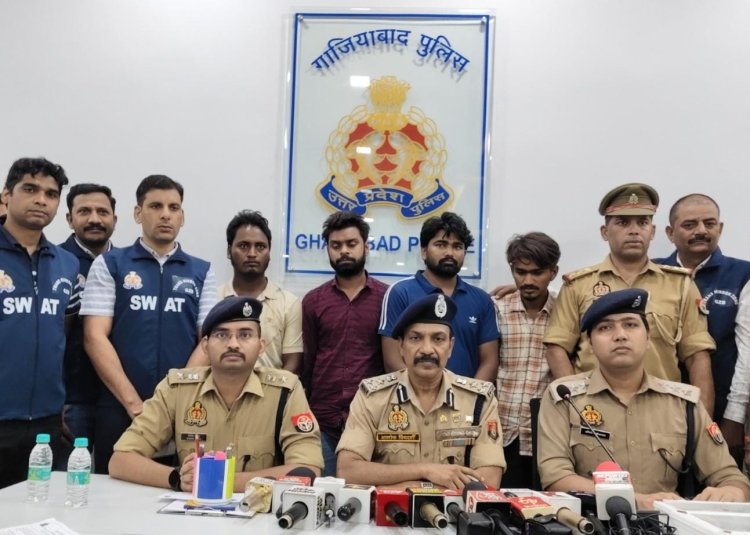 महज 24 घंटे के अंदर पुलिस ने लूट कांड का किया खुलासा,लूट की 23 लाख रुपए की नकदी बरामद