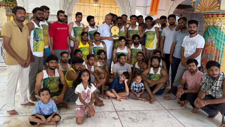 शिवभक्तों की आस्था को मिला सम्मान, डाक कांवड़ टीम का नगर में भव्य स्वागत