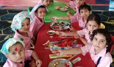 आदर्श पब्लिक स्कूल में छात्राओं ने हर्षाेल्लास से मनाया रक्षाबंधन