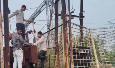 बिजली गिरने से बड़ागांव रोड का ट्रांसफार्मर जला, सौ घरों की आपूर्ति रही बाधित