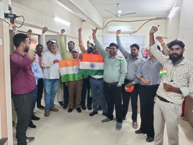 अलीगढ़ में महिंद्रा एंड महिंद्रा फाइनेंस कार्यालय में धूमधाम से मनाया गया स्वतंत्रता दिवस