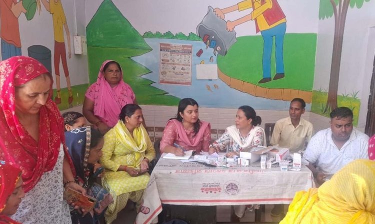 लहचौड़ा में बुखार का प्रकोप, बुजुर्ग की मौत के बाद लगा स्वास्थ्य शिविर