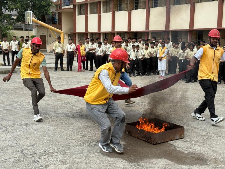 जे.के.जी. इंटरनेशनल स्कूल में सिविल डिफेंस द्वारा मॉक ड्रिल एवं प्रशिक्षण