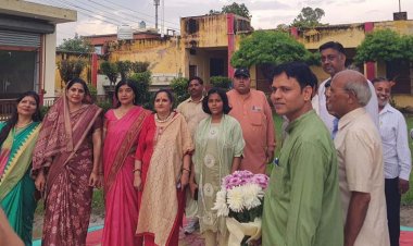 लोक कला साहित्य संस्कृति के तत्वावधान में मासिक काव्य गोष्ठी का भव्य आयोजन