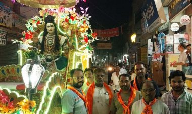 धूमधाम से निकली भगवान शिव की बारात