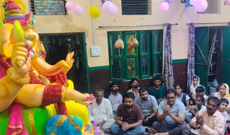 गणपति के भजनों पर झूमे भक्त