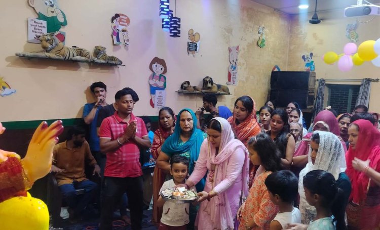 दसवें दिन श्रद्धालुओं ने की लंबोदर स्वरूप की पूजा