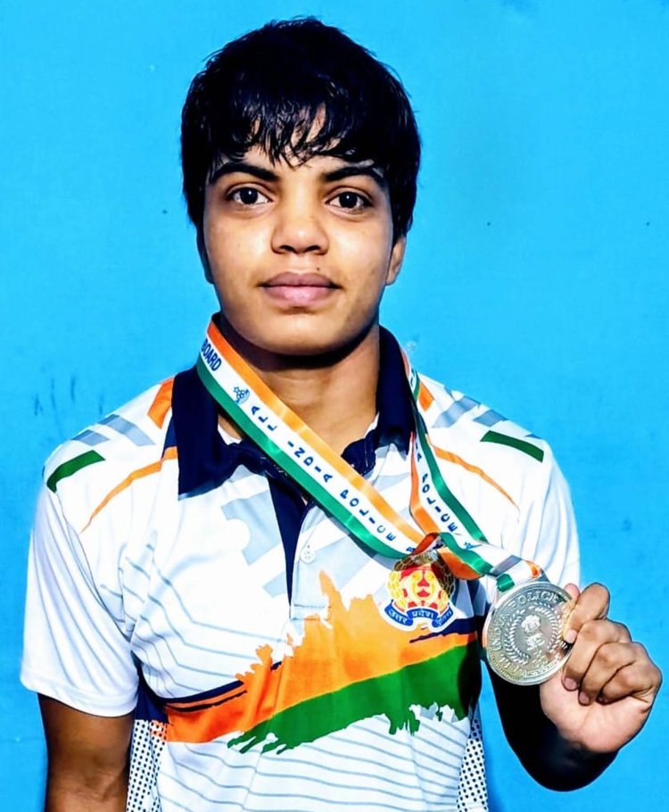 दादा महाराम अखाड़े की पहलवान हेमलता ने जीता सिल्वर मेडल