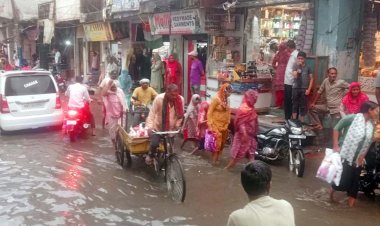 बारिश से खेकड़ा का जनजीवन अस्त-व्यस्त, सड़कों पर भरा पानी