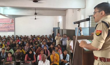 नारी सशक्तिकरण को लेकर एसपी ने छात्राओं को किया प्रेरित
