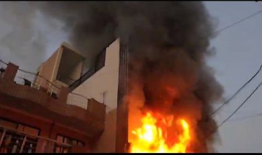 प्रताप विहार में तीन मंजिला मकान में लगी भीषण आग, दमकल विभाग ने ढाई घंटे की मशक्कत के बाद पाया काबू