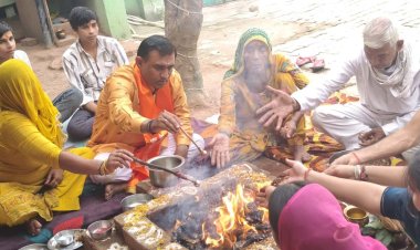 घिटोरा में शारदीय नवसस्येष्टि दीपावली पर्व पर यज्ञ में दी आहुति