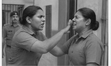 जिला जेल में दो महिला वार्डर आपस में भिड़ीं, लात-घूंसे चले