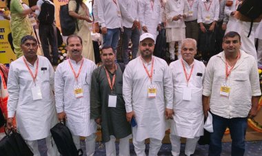 मॉडल युवा ग्राम सभा लोकतंत्र की पाठशाला कार्यक्रम में शामिल हुए बागपत के सात प्रधान