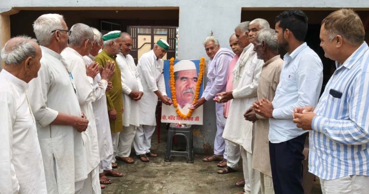बाबा महेंद्र सिंह टिकैत की जयंती पर किसानों ने दी श्रद्धांजलि