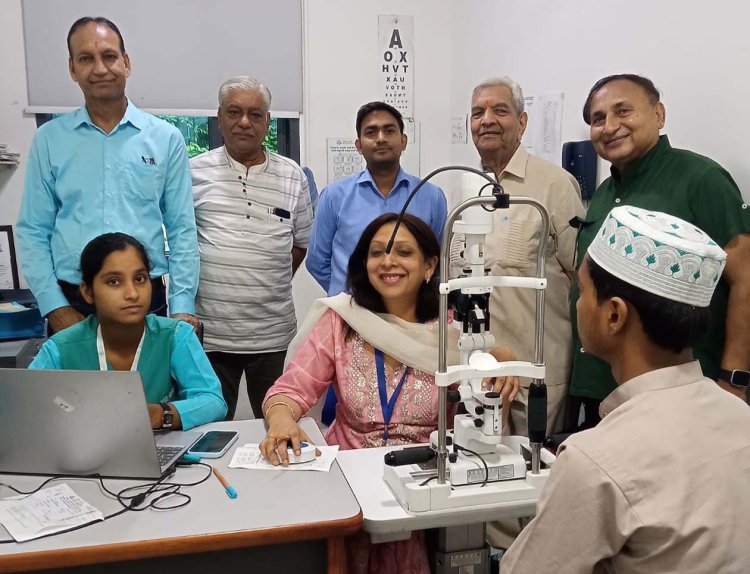एडीके जैन आई हॉस्पिटल में लगा निःशुल्क नेत्र चिकित्सा शिविर