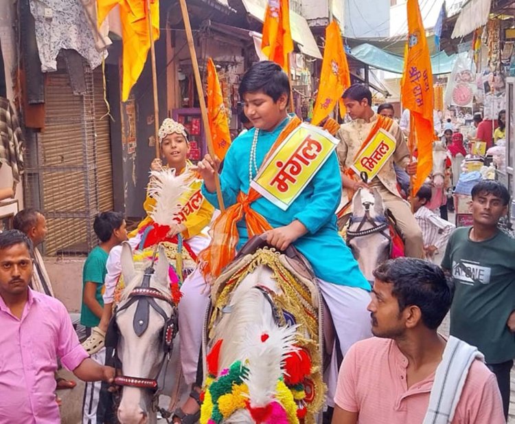 धूमधाम और श्रद्धा से निकली महाराजा अग्रसेन की भव्य रथ यात्रा