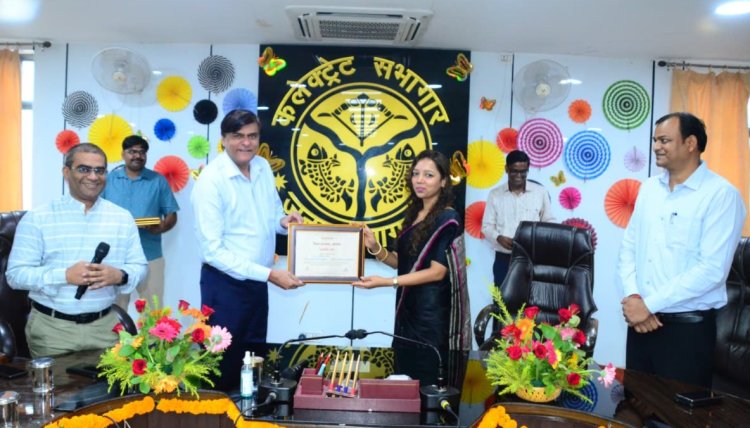 पुरा महादेव मेले में सराहनीय प्रबंधन पर डिप्टी सीएमओ सम्मानित