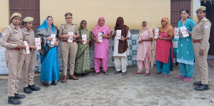 मिशन शक्ति टीम ने महिलाओं को दी साइबर सुरक्षा व सरकारी योजनाओं की जानकारी