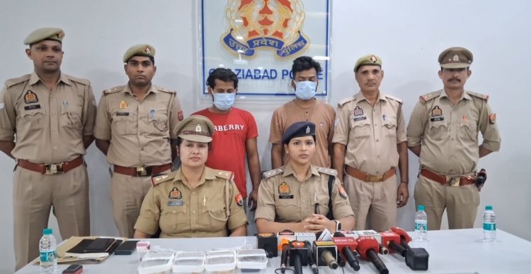 थाना क्रॉसिंग रिपब्लिक पुलिस की बड़ी कार्रवाई लूट की वारदात को अंजाम देने वाले 4 लुटेरे गिरफ्तार, मुठभेड़ में 2 घायल