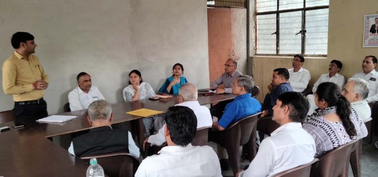 अधिवक्ताओं ने न्यायालयों का बहिष्कार किया समाप्त