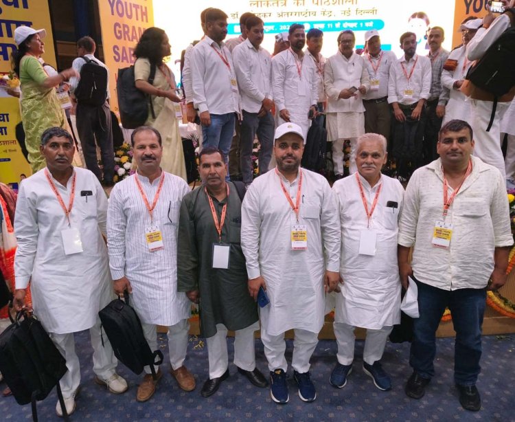 मॉडल युवा ग्राम सभा लोकतंत्र की पाठशाला कार्यक्रम में शामिल हुए बागपत के सात प्रधान