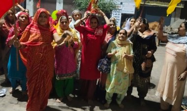 तुलसी विवाह आयोजन में भजन मंडली ने की परिक्रमा