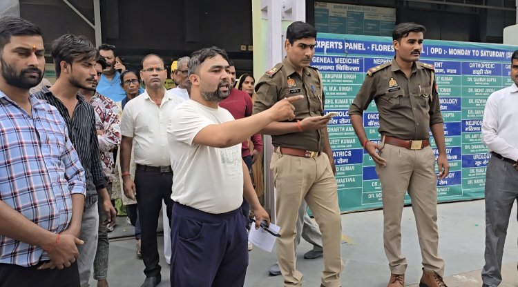 पिज़्ज़ा दुकान में आग से 4 गंभीर रूप से झुलसे, अस्पताल में हंगामा; मालिक फरार