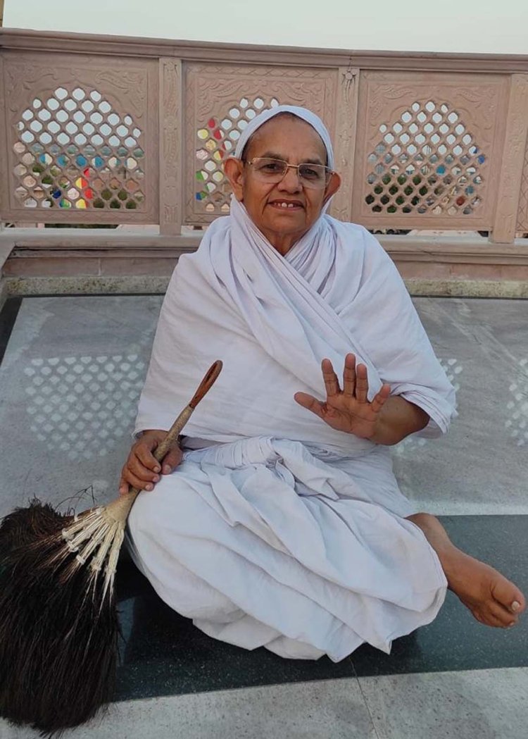 बड़े जैन मंदिर में संस्कारों का शंखनाद विषय पर गोष्ठी आयोजित