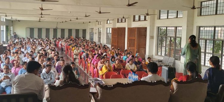 निर्वाचन नामावली पुनरीक्षण के लिए बीएलओ व सुपरवाइजरों को दिया गया प्रशिक्षण