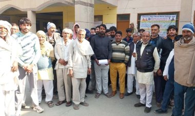 सार्वजनिक मार्ग पर दीवार बनाकर किया अवैध कब्जा