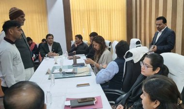 जिलाधिकारी ने सुनीं खेकड़ा तहसील में जनसमस्याएं