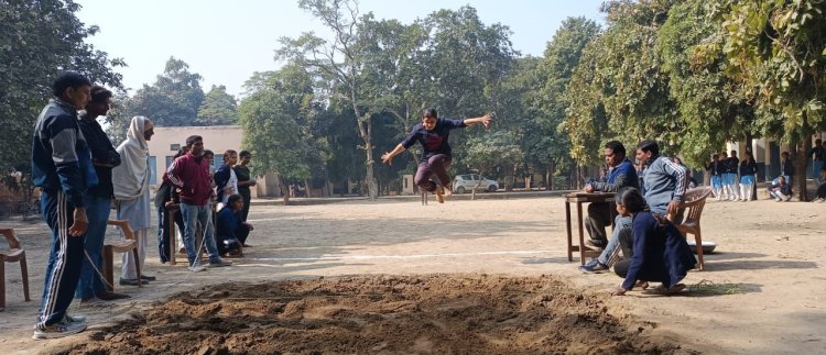 जनता उच्चतर माध्यमिक विद्यालय में खेलकूद प्रतियोगिता के दूसरे दिन खिलाड़ियों का शानदार प्रदर्शन