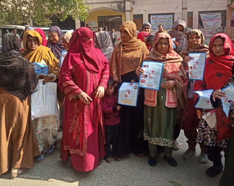 पम्पलेट वितरण कर कैंसर के प्रति जागरूकता अभियान चलाया