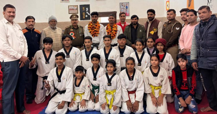 ताइक्वांडो खिलाडी के आर्मी में चयन पर सम्मान समारोह
