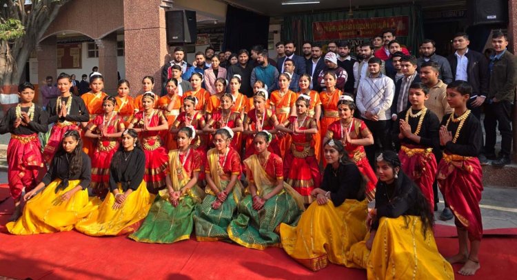 पुरातन छात्र सम्मेलन में भावुक हुए पूर्व विद्यार्थी