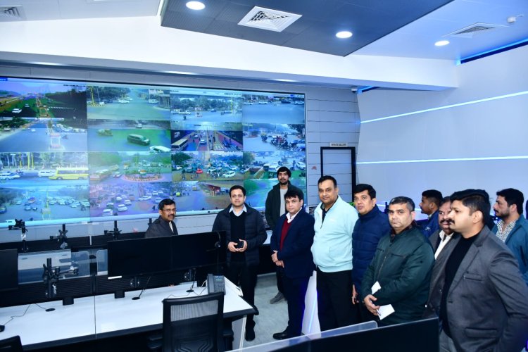 नगर आयुक्त ने ITMS के माध्यम से शहर के चौराहों को देखा, लिया ट्रायल