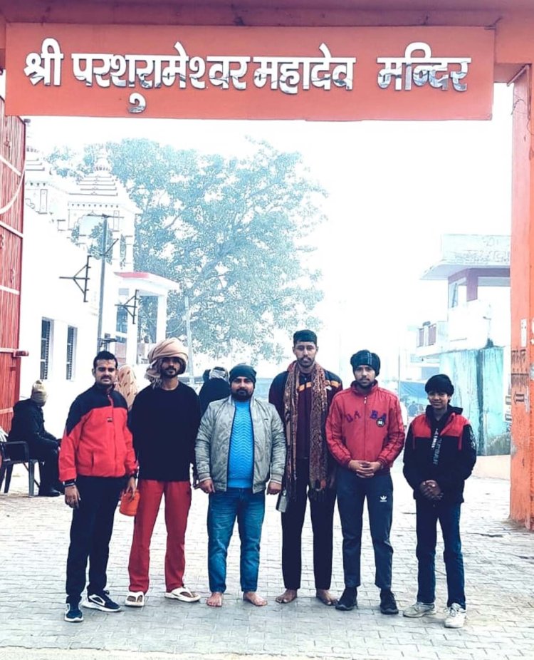 पुरा महादेव मंदिर तक निकाली पैदल शिव यात्रा, गूंजे हर-हर महादेव के जयकारे