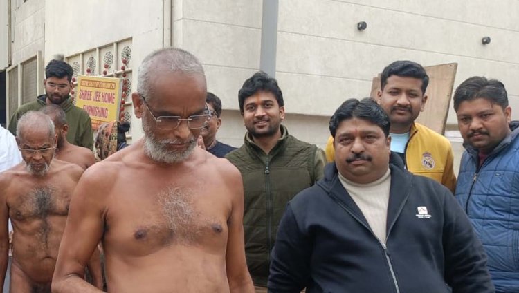 बैंड-बाजे व पुष्प वर्षा के साथ हुआ आचार्य विनिश्चय सागर महाराज ससंघ का मंगल प्रवेश