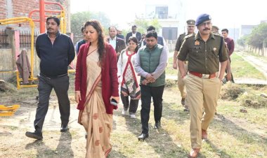 खेकड़ा के ओपन जिम पार्क में डीएम का औचक निरीक्षण