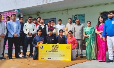 देव कृष्णा पब्लिक स्कूल में कक्षा 12 के विद्यार्थियों को दी गई भावुक विदाई