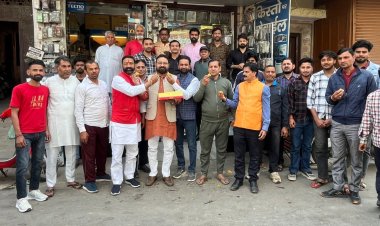 नीरज शर्मा के जिला अध्यक्ष बनने पर कार्यकर्ताओं में खुशी की लहर