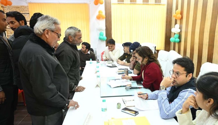 खेकड़ा तहसील में समाधान दिवस, 8 शिकायतों की सुनवाई