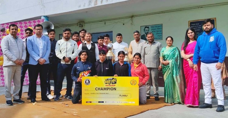 देव कृष्णा पब्लिक स्कूल में कक्षा 12 के विद्यार्थियों को दी गई भावुक विदाई