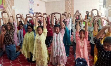 एनएसएस शिविर के छठे दिन छात्राओं का जैन मंदिर में शैक्षणिक भ्रमण