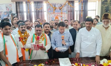 रटौल नगर पंचायत अध्यक्ष पद की हाजी मुंतजिर ने ली शपथ