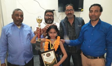 खेकड़ा की बेटी काव्या स्वामी ने पंजाब में लहराया परचम, डांस प्रतियोगिता में प्रथम स्थान