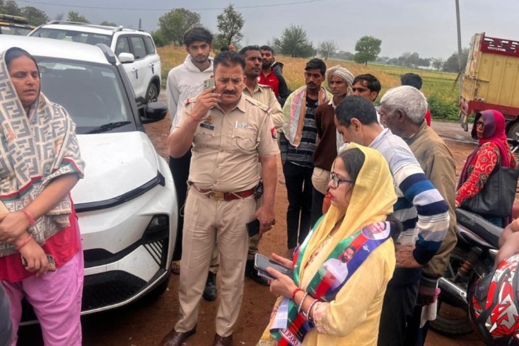 गोठरा गैस एजेंसी पर अनियमितता की सूचना से हड़कंप, जांच के बाद उपभोक्ताओं को मिला सिलेंडर