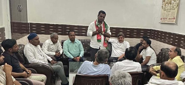 सपा की बैठक में 29 मार्च की दादरी रैली में चलने का आह्वान